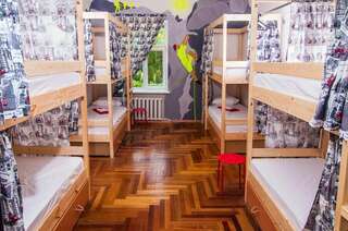 Гостиница Hostel Outdoor Кисловодск Спальное место на двухъярусной кровати в общем номере для мужчин и женщин-7
